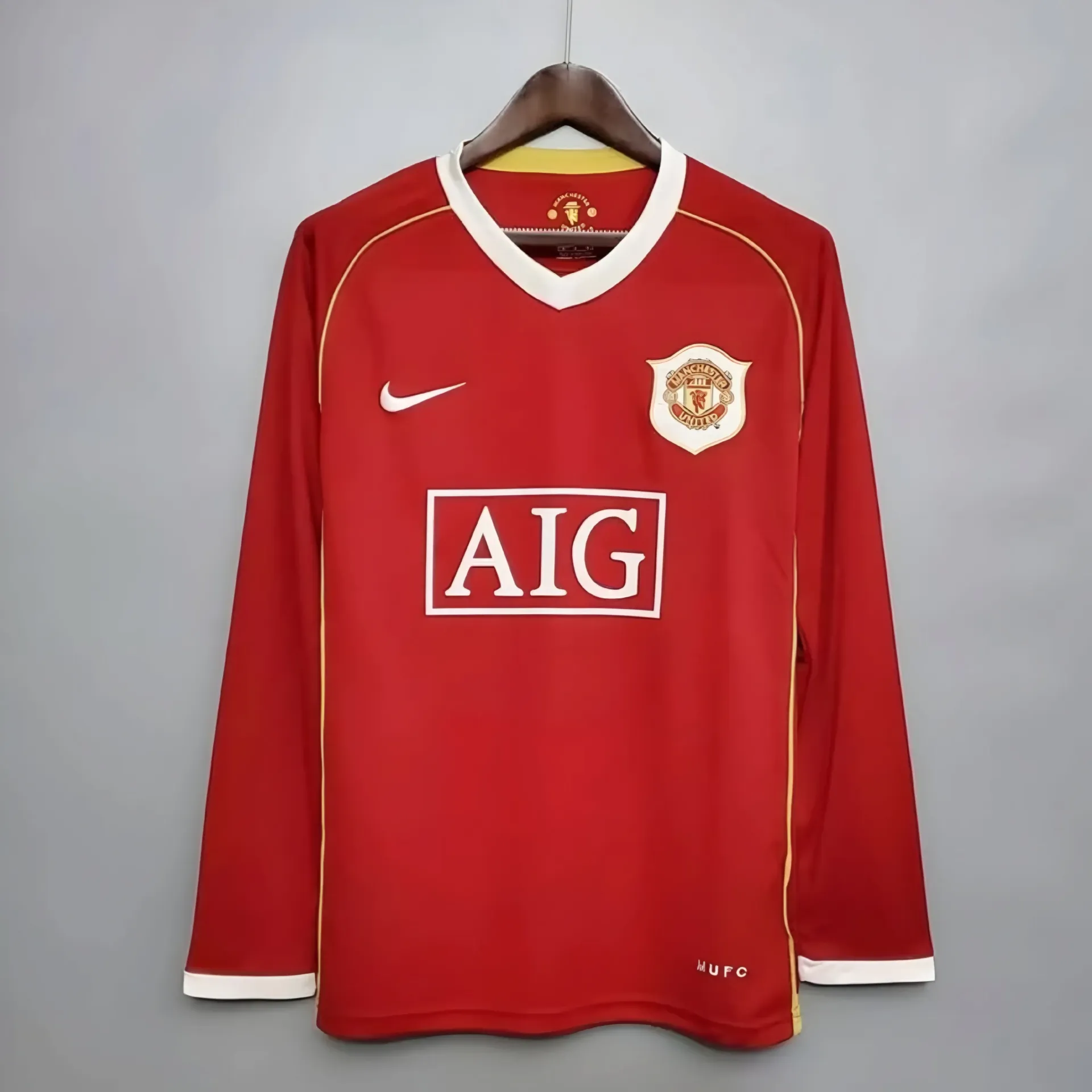 Manchester United 2006/07 Home Long-Sleeve Retro Jersey | Master Quality (S)