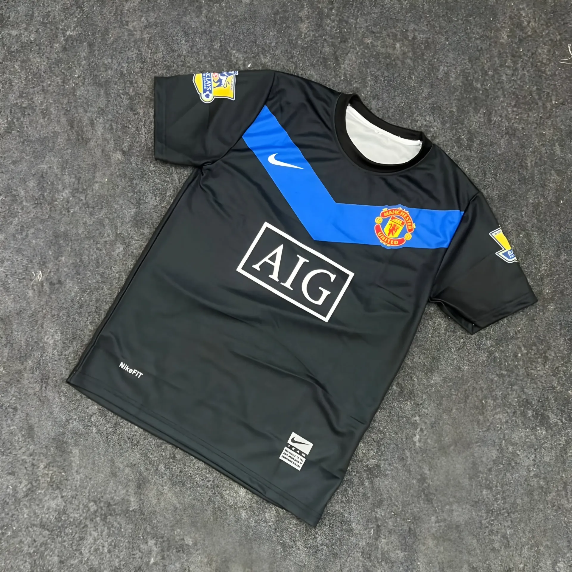 Manchester United 2009–10 Away Football Jersey – Retro Kit (S)